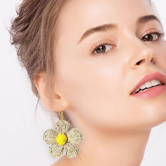 Big Tan Yellow Raffia Flowers Oversized Statement Earrings Wicker Rattan Flower - Picture 2 of 4